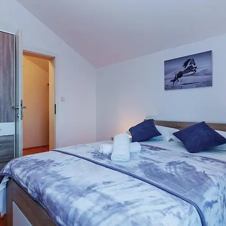 Apartment Marina *